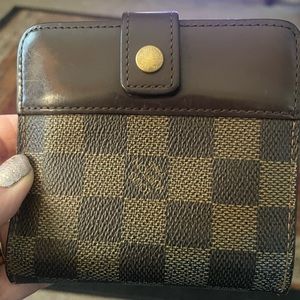 LV DAMIER EBENE ZIPPY SNAP WALLET